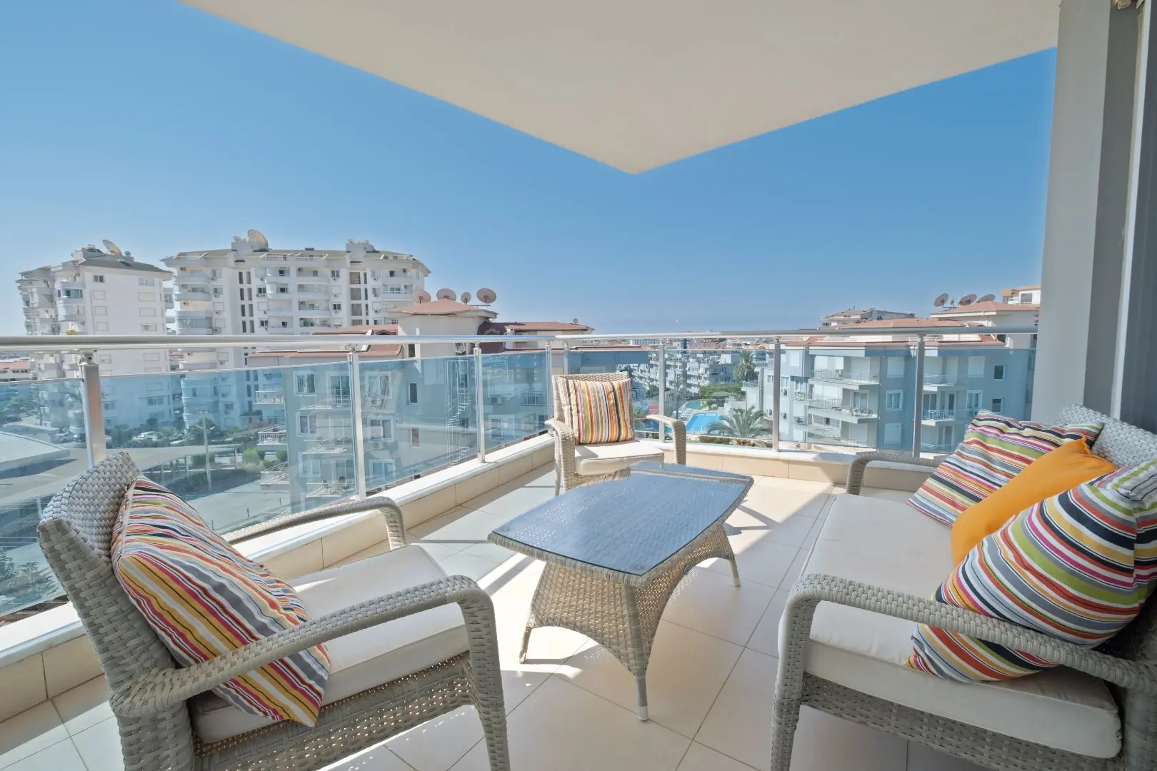 Furnished 2+1 Flat Suitable for Residence in a Fully Active Site