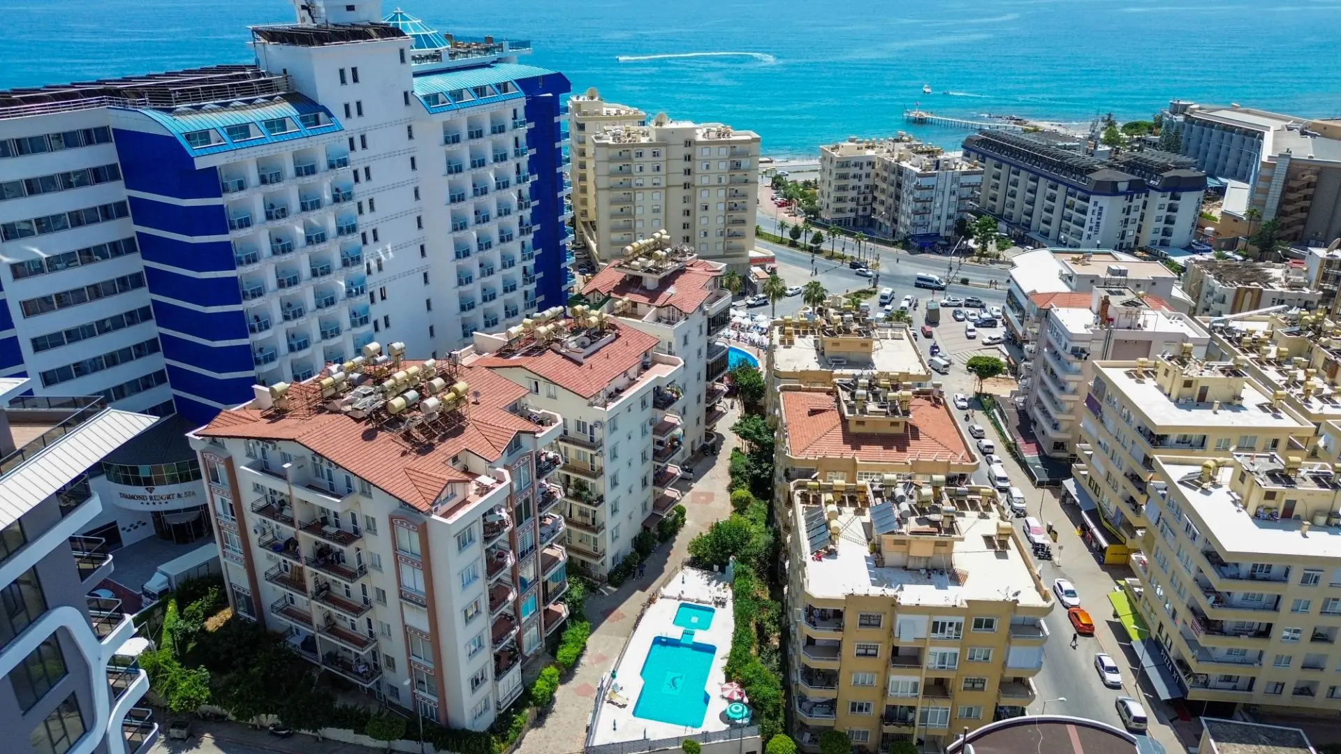 2+1 Apartment with Separate Kitchen 20 Metres from the Sea in  TOSMUR